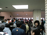 競技場下の広場