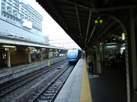 スーパーはくと３号到着