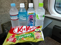 持参したチョコとペットボトル