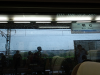 明石駅を通過