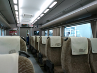 鳥取駅に到着し閑散とする車内