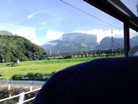 バスから見える伊吹山