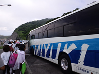 ようやくバスが到着