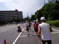 駐車場コースを快走