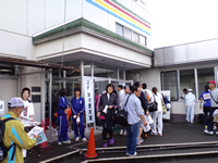 着替え場所となった長浜市浅井Ｂ＆Ｇ海洋センター