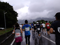 長い直線道へ