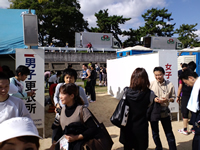 男子更衣室前