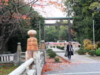 帰りの護国神社前