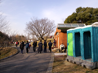 公衆トイレと仮設トイレ