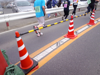 折り返しのポール