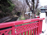 郷瀬川にかかる公園橋