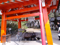 三光稲荷神社　手水舎