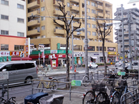 長居公園前の道路
