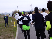 6km地点を通過