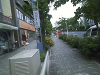 最寄り駅のauショップへ