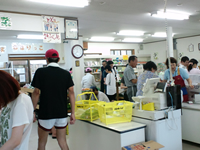 お台場いちばの店内の様子