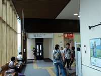 新しくなった倉吉駅内