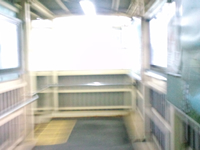 急いで反対側ホームへ