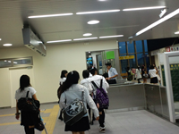 倉吉駅改札口