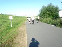 3キロ地点を通過