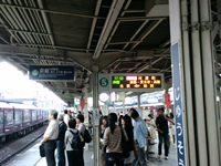 阪急十三駅ホーム