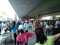 エアロビクスをするランナーたち