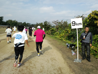 9キロ地点を通過