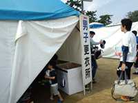 男子更衣室で着替え
