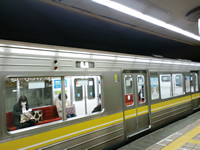 地下鉄東山線で名古屋駅へ